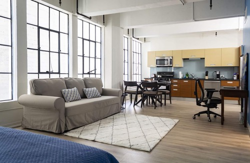 Historic Core Condo | Modern Loft in DTLA perfect for longer stays