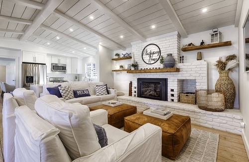 Sonoma House | Modern Ranch House-swim, soak, pickleball & walk to wineries
