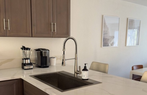 Anaheim Colony Historic District Apartment | Modern Retreat 1 mi. from Disney
