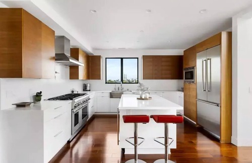 South Redondo House | Modern & Sun-Filled Family Home