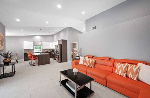 Cathedral City House | Modern Villa 6bd 4bath POOL HOUSE 30 Day Min