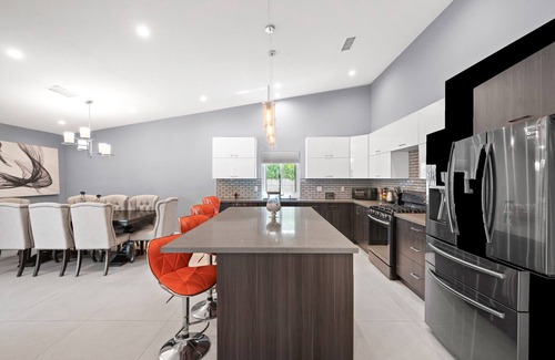 Cathedral City House | Modern Villa 6bd 4bath POOL HOUSE 30 Day Min