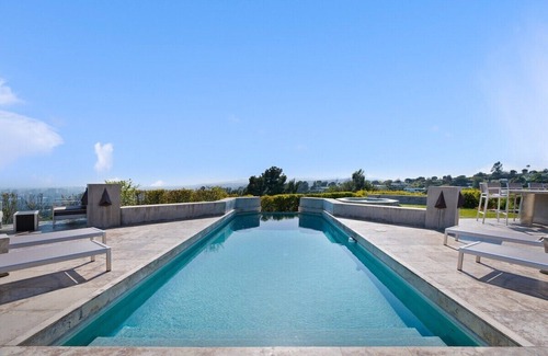 Trousdale Estates House | Modern Villa with Spectacular City & Ocean Views in Trousdale Estates