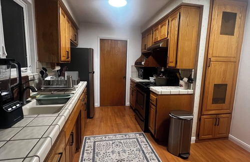 West Hills House | Modern West Hills Home – 3 Bedrooms, 2 Baths, Great Location