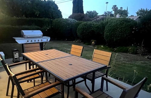 West Hills House | Modern West Hills Home – 3 Bedrooms, 2 Baths, Great Location