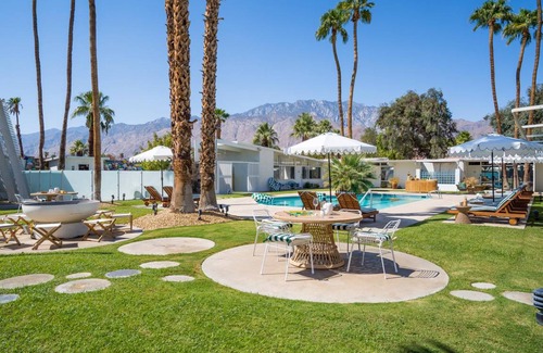 Desert Park Estates House | Monkey Tree Hotel 15