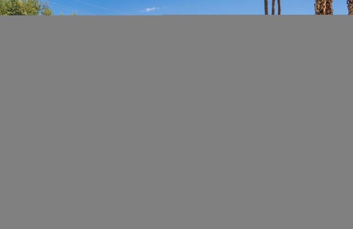 Desert Park Estates House | Monkey Tree Hotel 16