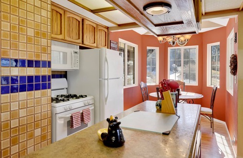 Moonridge Cabin | Moonridge Golf & Sunset Views | Packed Chalet