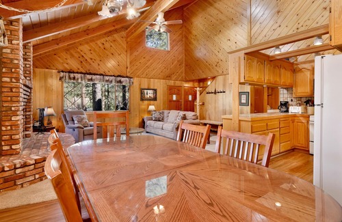 Summit Estates Cabin | Moose Creek Ski Haus Chalet w/Hot Tub + Pool Table