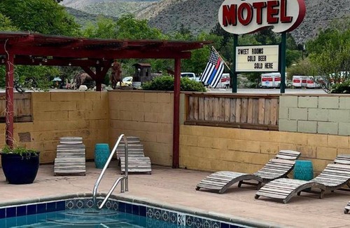 Walker Hotel | Motel ∙ 11 guests