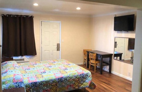 Norwalk Hotel | Motel ∙ 2 guests