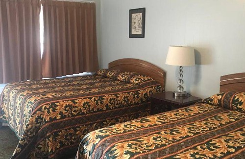 Garberville Hotel | Motel ∙ 5 guests