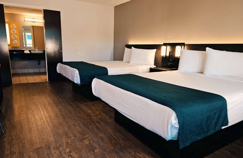 Anaheim Resort Hotel | Motel 6 Anaheim Maingate