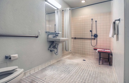 Chino Hotel | Motel 6 Chino, CA - Los Angeles Area