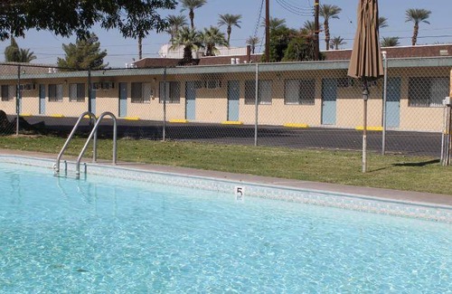 Indio Hotel | Motel ∙ 6 guests