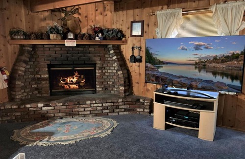 Big Bear City House | Mountain Bliss by Big Bear Cool Cabins
