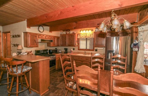 Big Bear City House | Mountain Bliss by Big Bear Cool Cabins