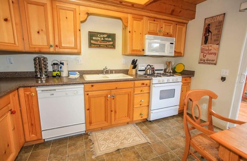 Sugarloaf House | Mountain Cabin-Spa-Fireplace-Walk to Forest!
