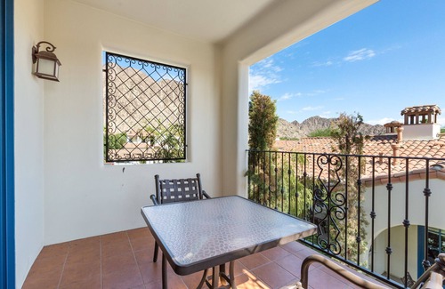 La Quinta Condo | Mountain View! Luxurious Villa near Clubhouse with Mountain Views - Pet Friendly! - Upstairs (C48)