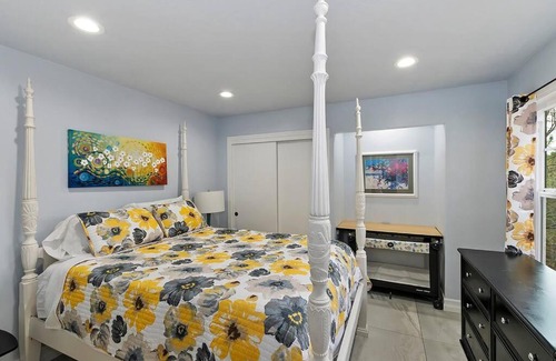 Lake Arrowhead House | Musical Home-LargeFamily-HotTub-GameRoom-GatedYard-Karaoke