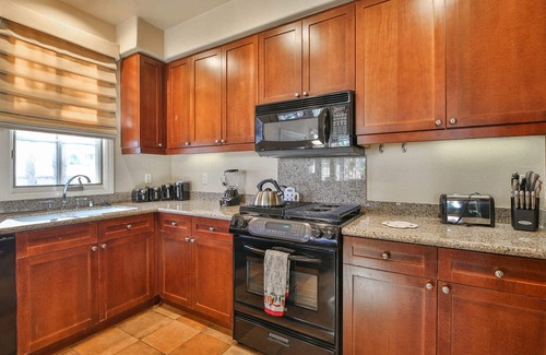 La Quinta Condo | Near Pool! Premier Location at Clubhouse Upstairs, Pet Friendly! (L48)