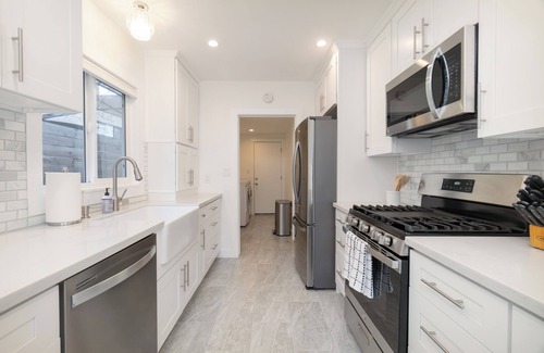 Valley Village House | Near Universal/Huge heated POOL/Pergola/Games!