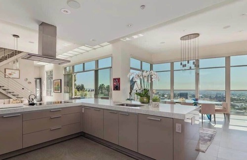 Hollywood Hills West House | New 3Bd RH Modern Sunset Strip View home~Pool/Spa