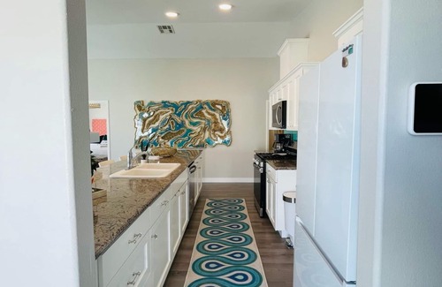 Palm Springs House | -NEW-Eclectic house Palm Springs-San Jacinto Mtn views, saltwater pool- sleeps 8