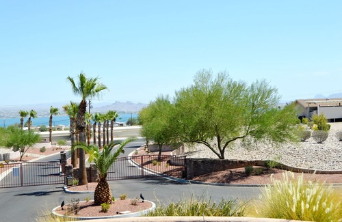 Havasu Lake House | NEW! Gorgeous Havasu Home with Beautiful Lake Views