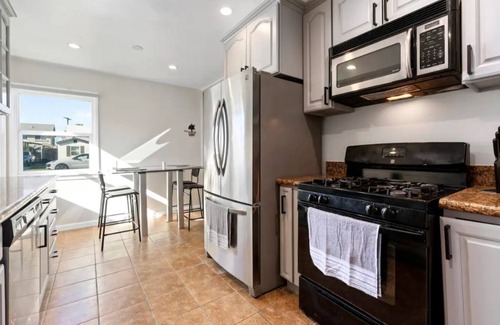 Northwest Torrance House | *NEW!* Upscale 3BR - 3 Miles To The Beach!