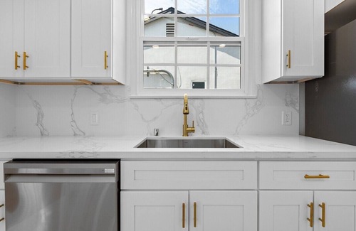 Valley Glen House | Newly Renovated 3Bd/2Ba SF Valley Area Escape!