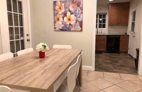 Fullerton House | Nice and comfort 3/2 house 10 minutes to Disneyland or Knotts