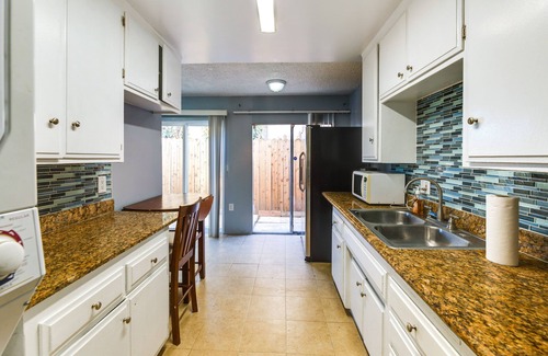 NoHo Arts District House | North Hollywood Home ~ 3 Mi to Universal Studios!