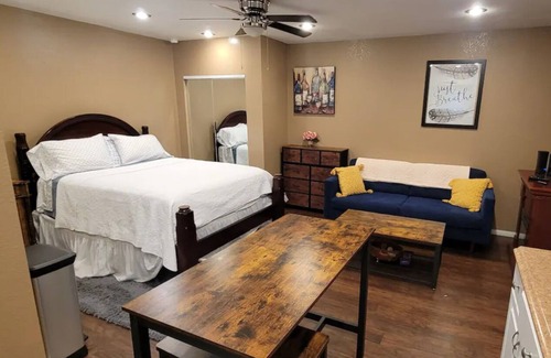 Inglewood Apartment | Oasis Studio with private yard