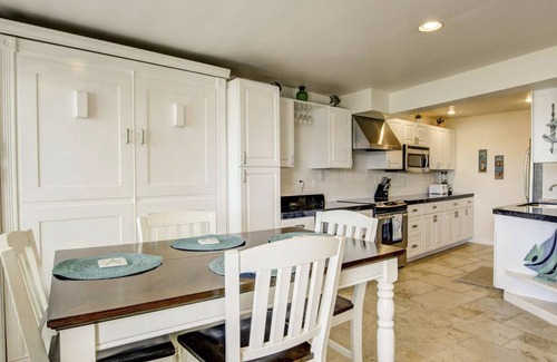 South Mission Beach Condo | Ocean Front View - Steps from the beach!