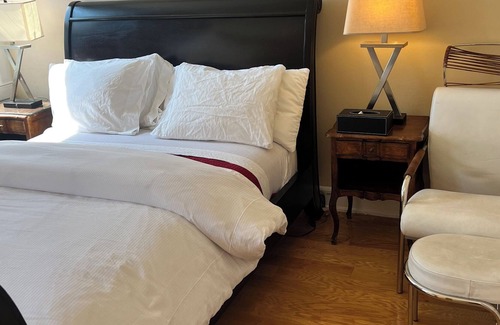 East Village Condo | Ocean View Condo in historical building in downtown Long Beach/ Queen Mary.
