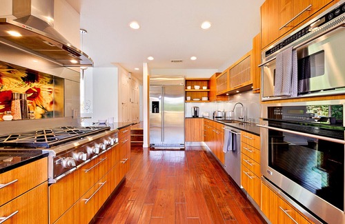 Village of La Jolla House | Ocean Views - Walk to Beach - La Jolla - A/C - Rooftop Deck!