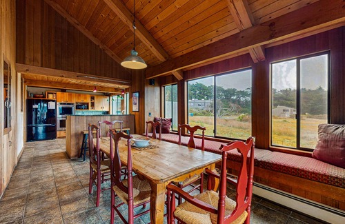 Sea Ranch House | Oceanview Home Near Beach with Private Hot Tub & Shared Pool