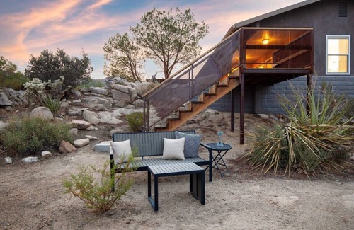 Joshua Tree Highlands House | Owl & Hare 4 Bedroom w. Pool Spa @ Park Entrance