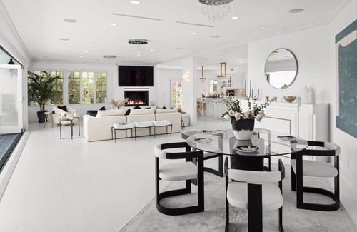 Pacific Palisades House | Pacific Palisades Idyllic Estate | 5 Bed | 5 Bath | Pool & Spa