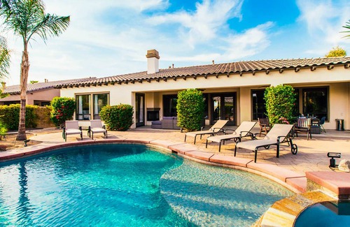 Rancho Santana House | Palisades by AvantStay Palm Tree Oasis Pool & Outdoor Lounge