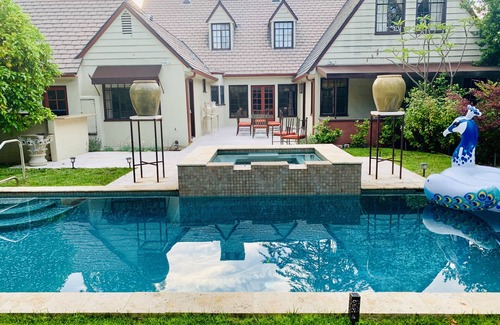 Hollywood House | Paradise in Hollywood , 3 bedrooms , 4 bathrooms, with. pool , private setting!