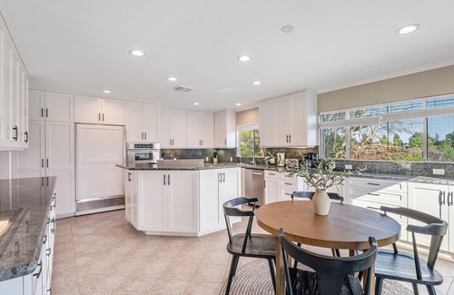 Encino House | Parklane Villa! Views! One level 4bdr-Pool!