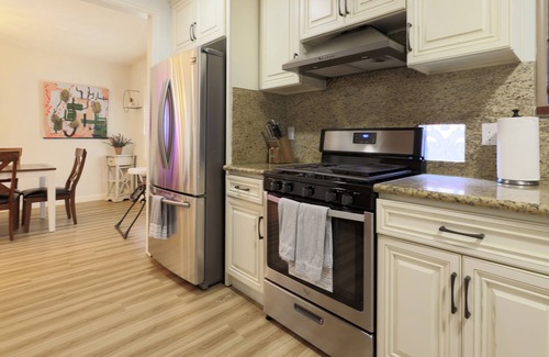 Rustic Lane House | Perfect Home Near Disneyland