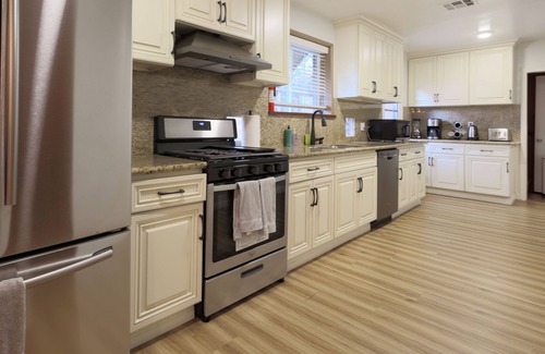 Rustic Lane House | Perfect Home Near Disneyland
