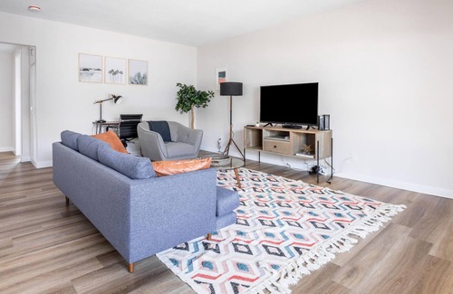 South Redondo Apartment | Pet-Friendly 2BR Apartment in Lovely Redondo Beach