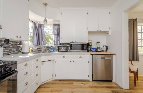 Solvang House | Pet friendly private house in the heart of Solvang! Enjoy a secluded yard and spacious cottage for your family.