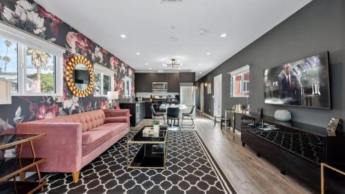 Hollywood Hotel | Pink Revival Historic Remodeled Bungalows Heart of Hollywood