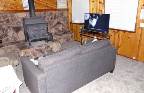 Big Bear House | PK Sweet Home Cozy, Quiet & Spacious at Big Bear