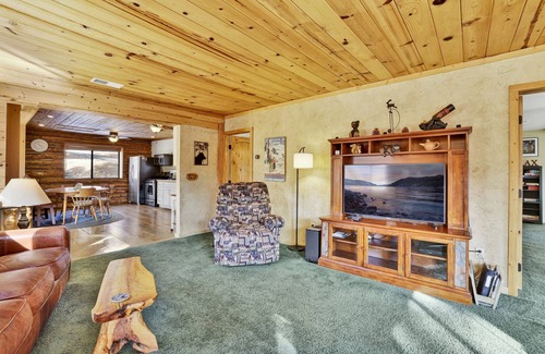 Fawnskin Cabin | Pleasant Pause Family Retreat in Big Bear Lake